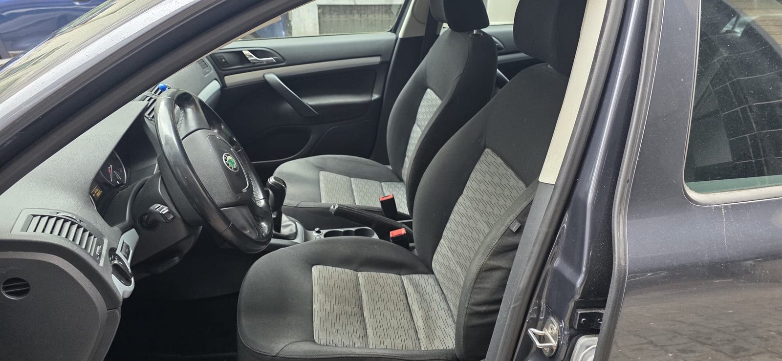 Skoda Octavia 1.6TDI 2011 138000km Climatisation 99co2